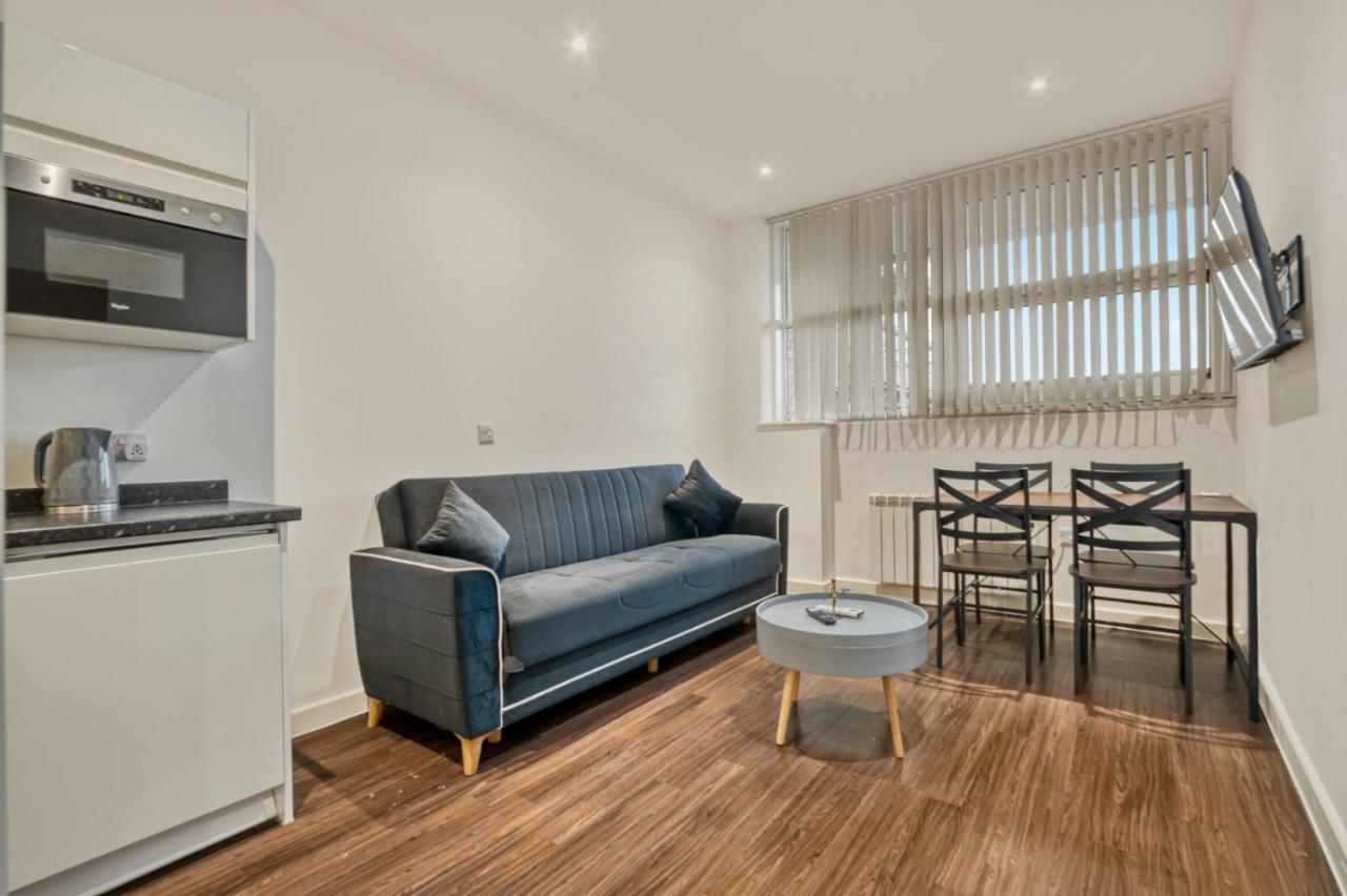 Modern 1 Bed By Heathrow Airport Apartment London Exterior photo